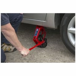 Sealey HSJ07 Hydraulic Scissor Jack 700kg 15 Sealey HSJ07 Hydraulic Scissor Jack 700kg -Battery Charger Shop 7E0F8628 442D 4EA4 8368 F17678BAF452 huge